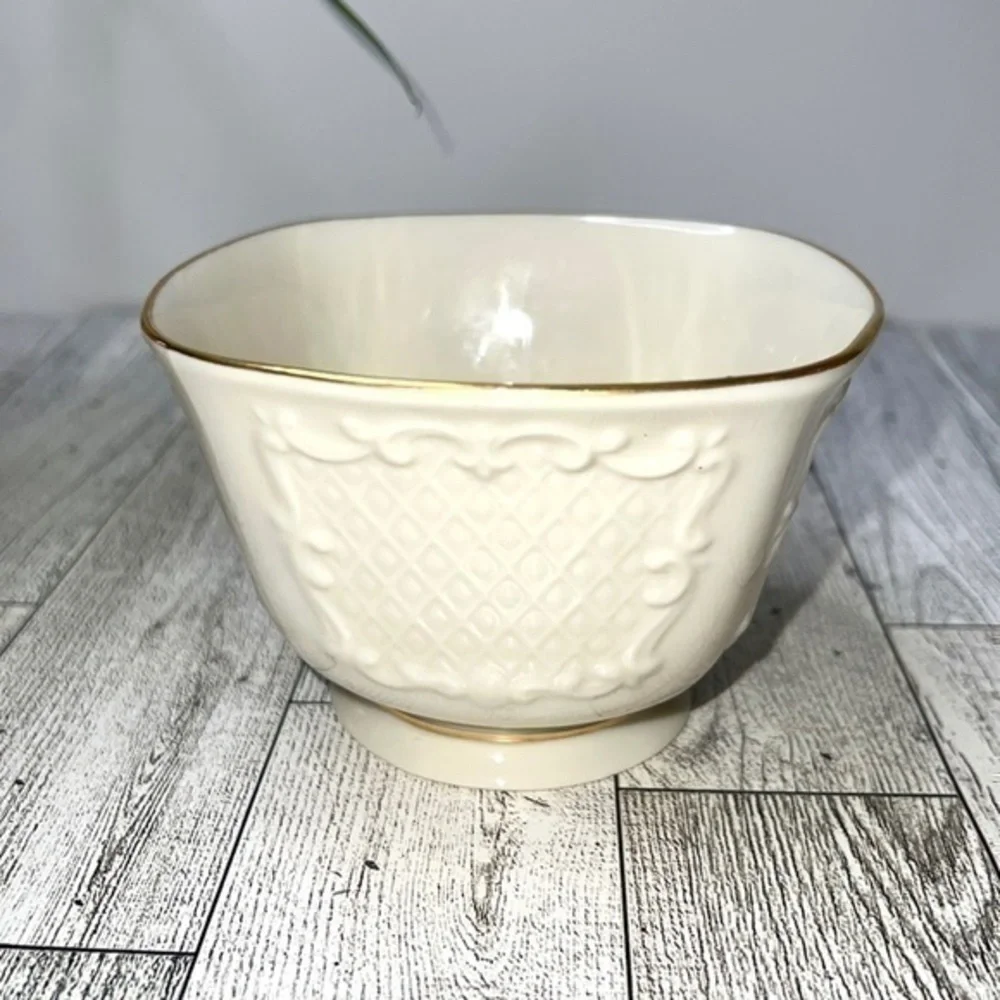 Lenox Collection The Canterbury Bowl with 24kt Gold Trim